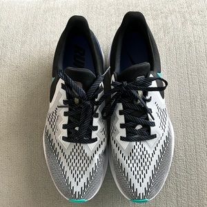 Nike Women's Air Zoom Winflo 6 Running Shoe, size 10